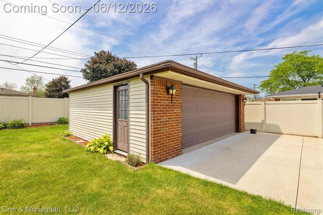 1924 Newman Street, Trenton, MI 48183