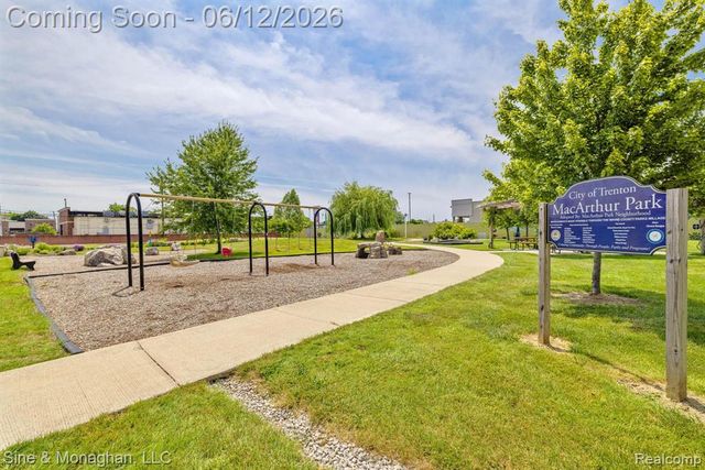1924 Newman Street, Trenton, MI 48183