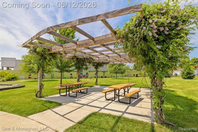 1924 Newman Street, Trenton, MI 48183