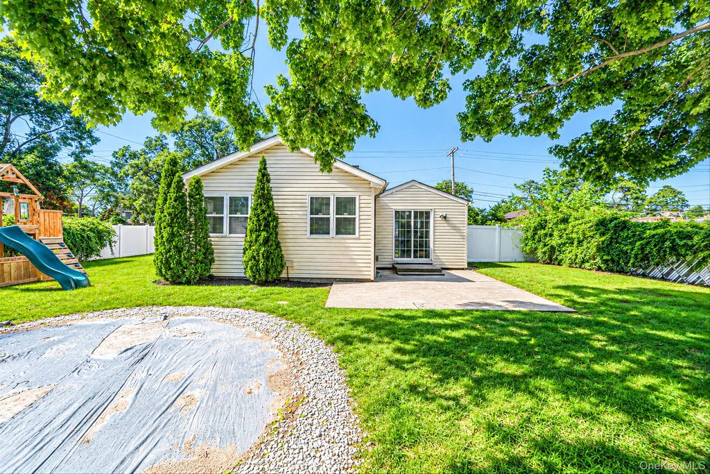 370 Grand Boulevard, Deer Park, NY 11729 — photo 3