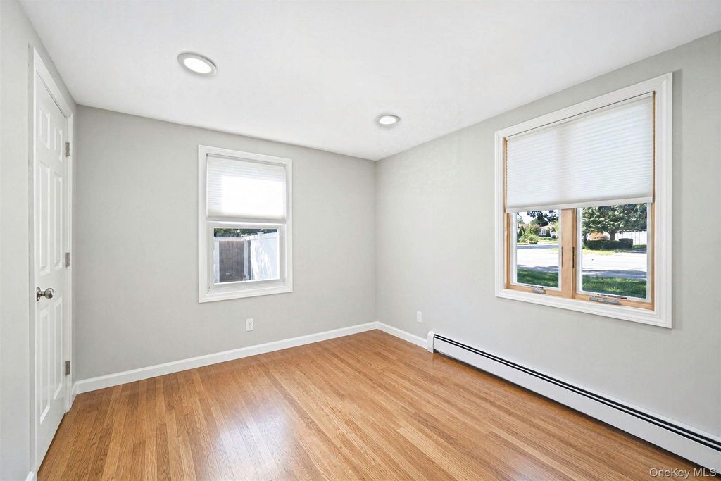 370 Grand Boulevard, Deer Park, NY 11729 — photo 4