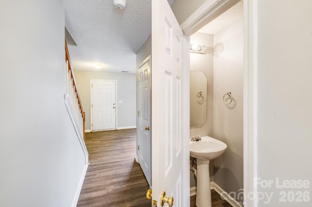 3260 Barons Court Road, Charlotte, NC 28213