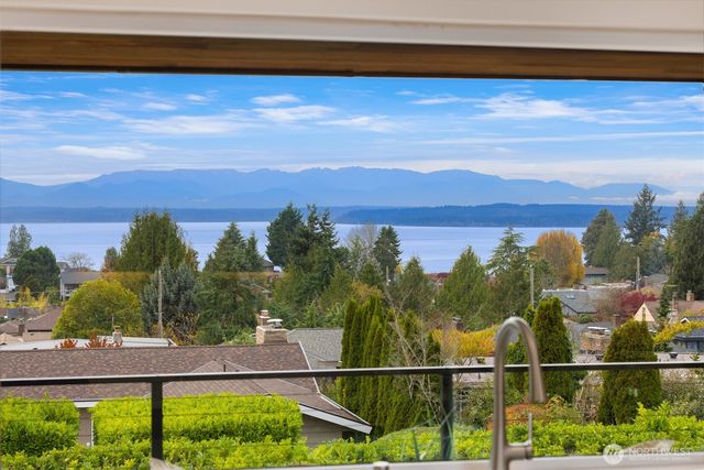 12711 9th Avenue NW, Seattle, WA 98177