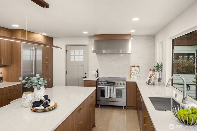 12711 9th Avenue NW, Seattle, WA 98177