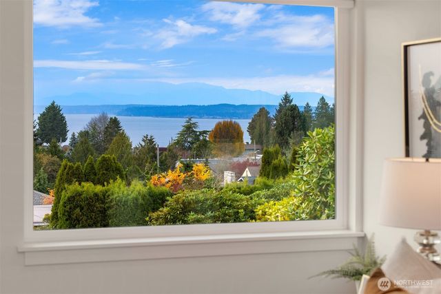 12711 9th Avenue NW, Seattle, WA 98177