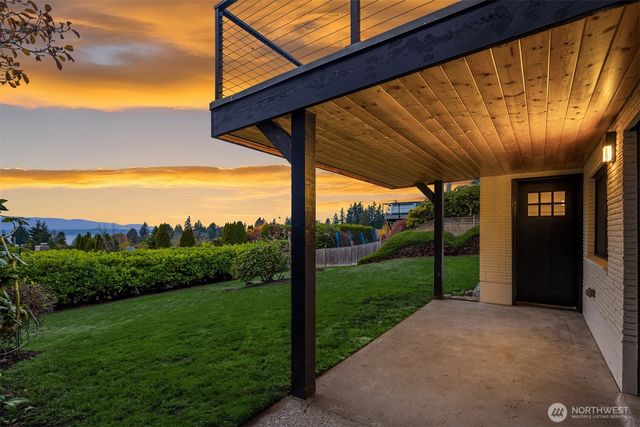 12711 9th Avenue NW, Seattle, WA 98177