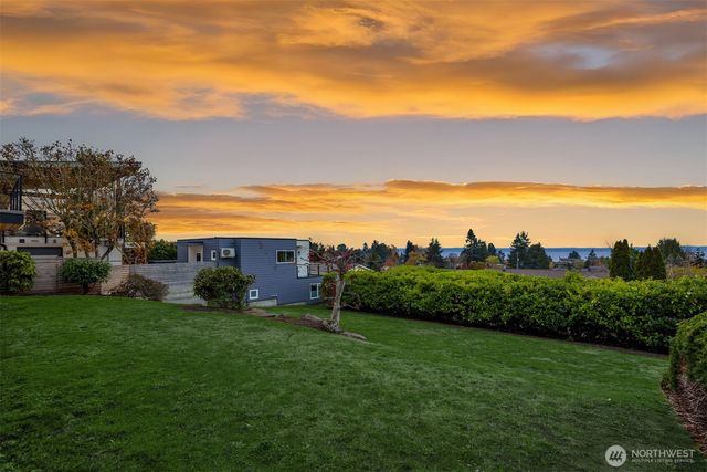 12711 9th Avenue NW, Seattle, WA 98177