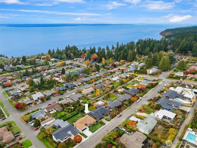 12711 9th Avenue NW, Seattle, WA 98177