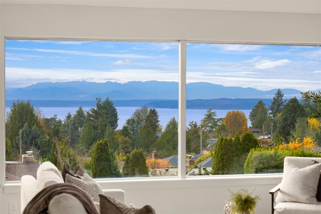 12711 9th Avenue NW, Seattle, WA 98177