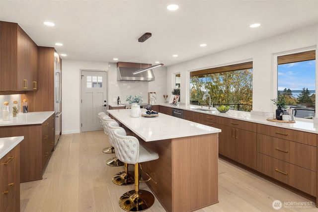 12711 9th Avenue NW, Seattle, WA 98177