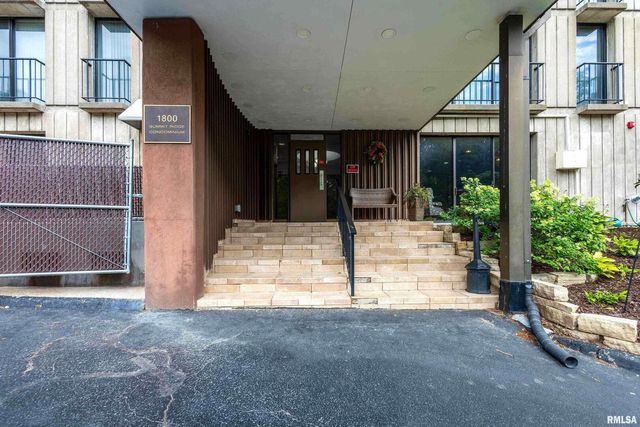 1800 7TH Street 8C, East Moline, IL 61244