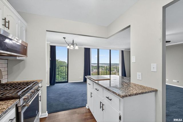 1800 7TH Street 8C, East Moline, IL 61244