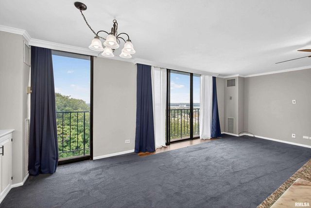 1800 7TH Street 8C, East Moline, IL 61244