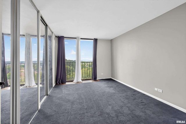 1800 7TH Street 8C, East Moline, IL 61244