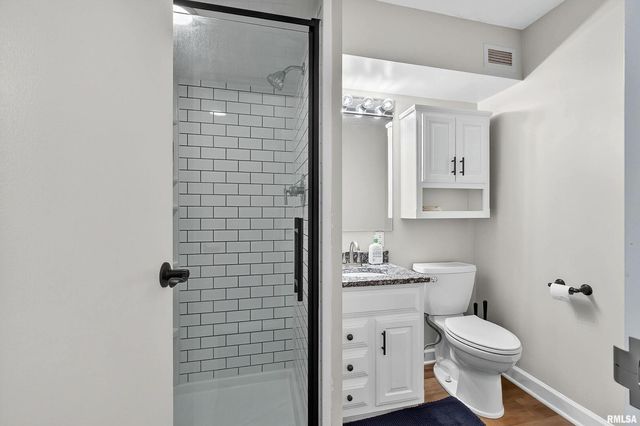 1800 7TH Street 8C, East Moline, IL 61244