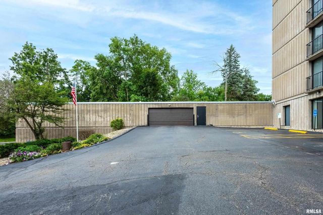 1800 7TH Street 8C, East Moline, IL 61244