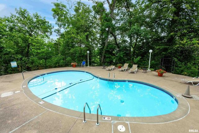 1800 7TH Street 8C, East Moline, IL 61244