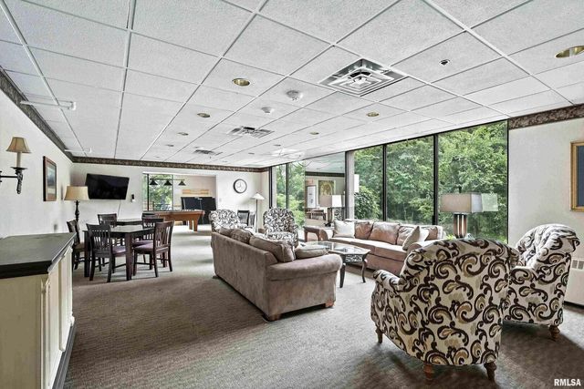 1800 7TH Street 8C, East Moline, IL 61244