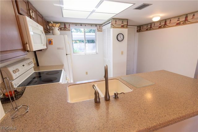 8200 Summerlin Village CIR 101, Fort Myers, FL 33919