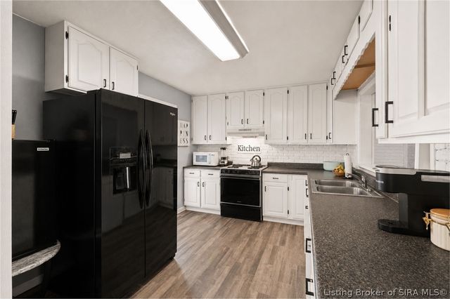 542 Kay Avenue, Sellersburg, IN 47172