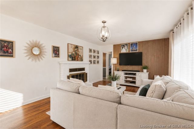 542 Kay Avenue, Sellersburg, IN 47172