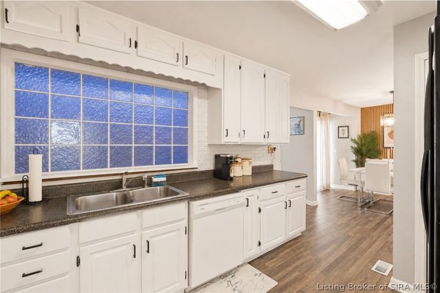 542 Kay Avenue, Sellersburg, IN 47172