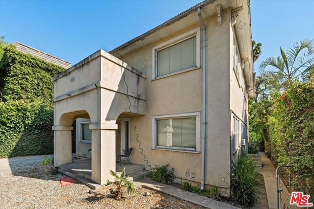 6046 Carlton Way, Los Angeles, CA 90028