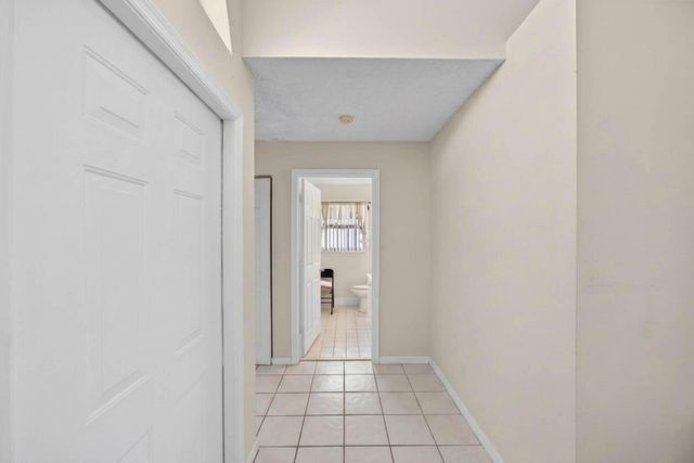 10870 Old Bridgeport Lane, Boca Raton, FL 33498