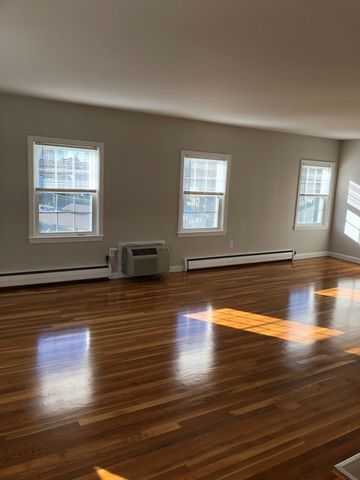 139 West Emerson 9, Melrose, MA 02176