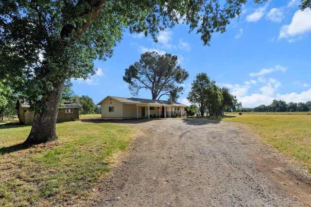 21077 Dodson Lane, Anderson, CA 96007