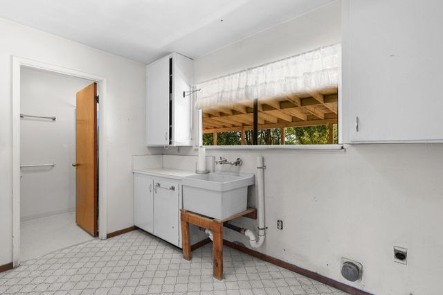 21077 Dodson Lane, Anderson, CA 96007