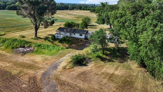 21077 Dodson Lane, Anderson, CA 96007