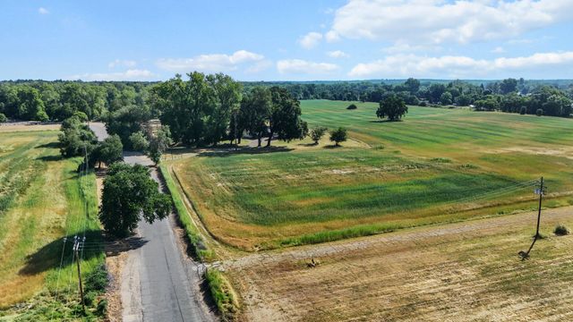 21077 Dodson Lane, Anderson, CA 96007