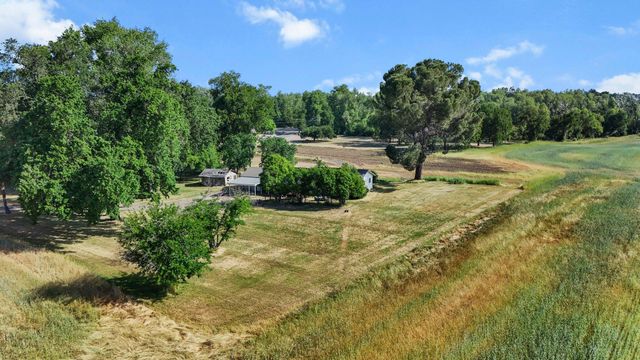 21077 Dodson Lane, Anderson, CA 96007