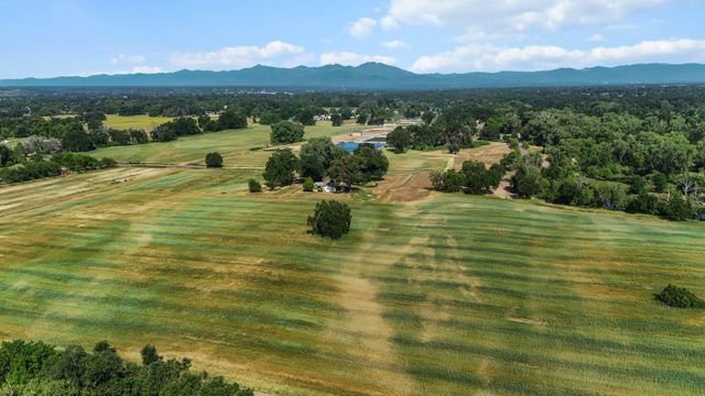 21077 Dodson Lane, Anderson, CA 96007