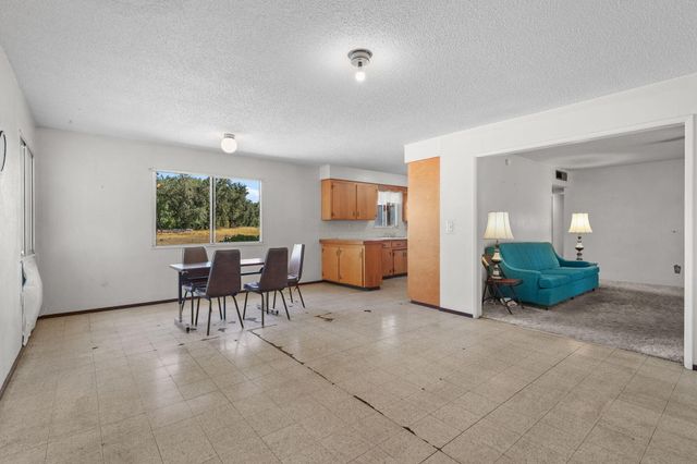 21077 Dodson Lane, Anderson, CA 96007