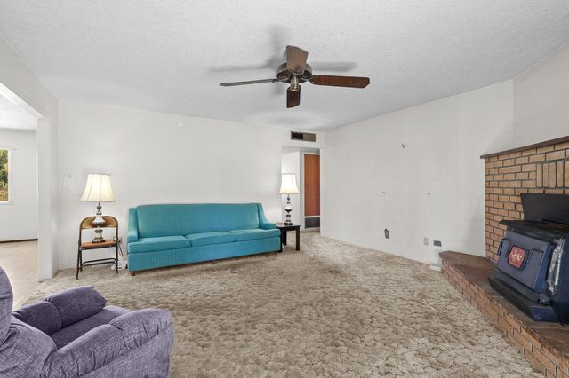 21077 Dodson Lane, Anderson, CA 96007