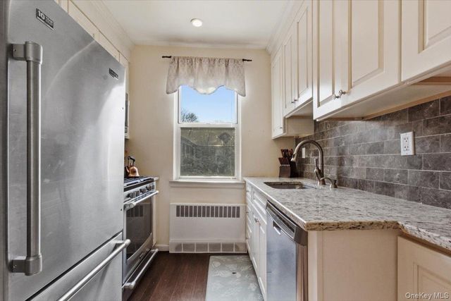 15 Bryant Crescent 2B, White Plains, NY 10605