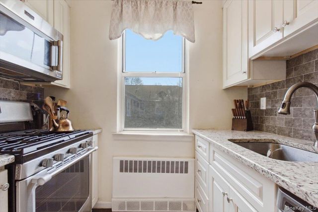 15 Bryant Crescent 2B, White Plains, NY 10605