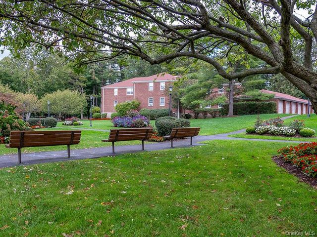 15 Bryant Crescent 2B, White Plains, NY 10605