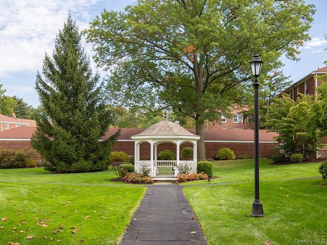 15 Bryant Crescent 2B, White Plains, NY 10605