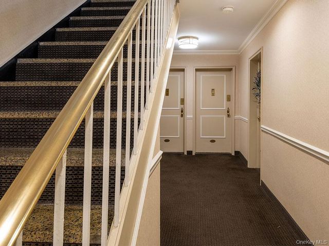 15 Bryant Crescent 2B, White Plains, NY 10605