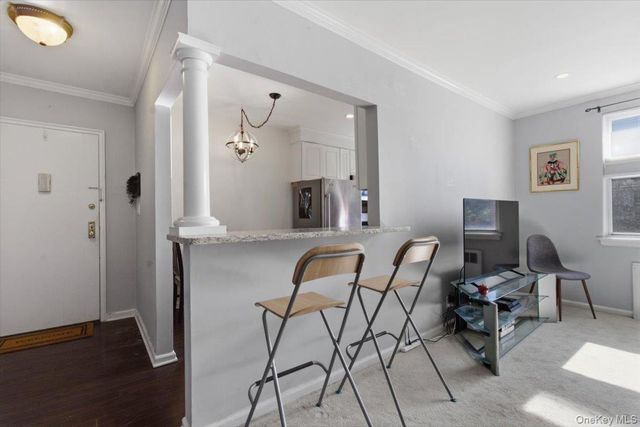 15 Bryant Crescent 2B, White Plains, NY 10605