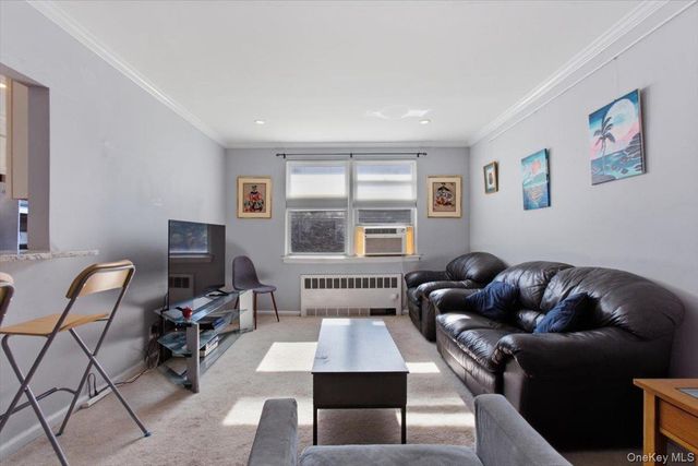 15 Bryant Crescent 2B, White Plains, NY 10605