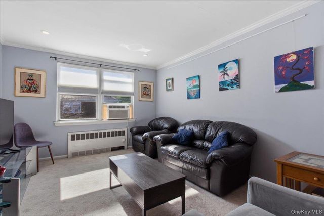 15 Bryant Crescent 2B, White Plains, NY 10605