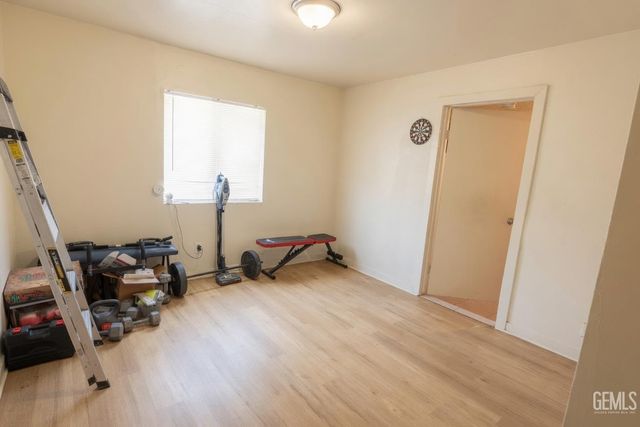 2017 Sunshine Avenue, Bakersfield, CA 93307