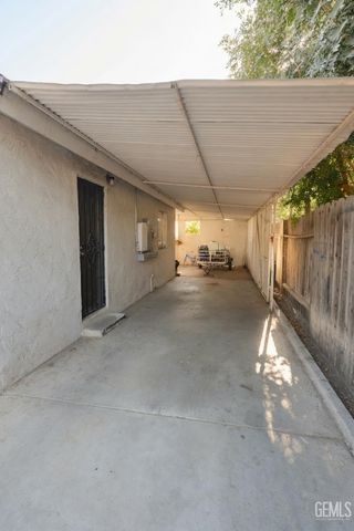 2017 Sunshine Avenue, Bakersfield, CA 93307