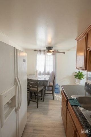 2017 Sunshine Avenue, Bakersfield, CA 93307