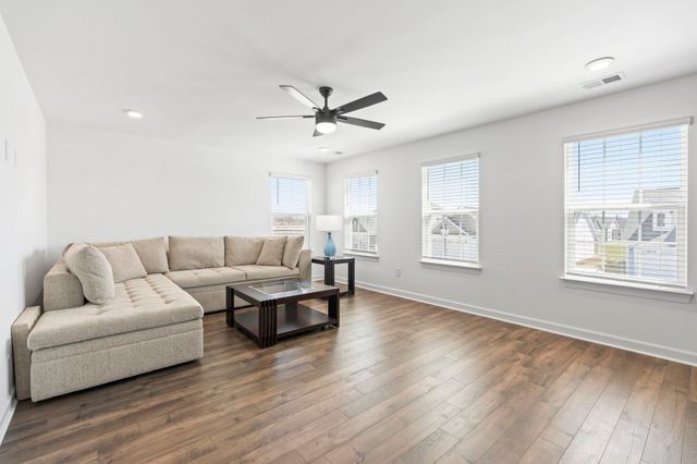 715 Upton Way, Myrtle Beach, SC 29579