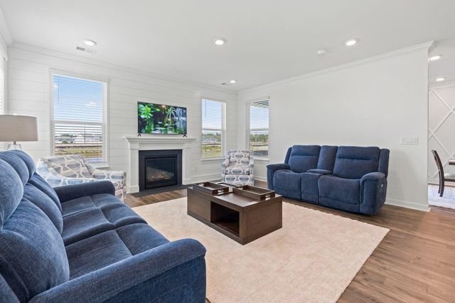 715 Upton Way, Myrtle Beach, SC 29579